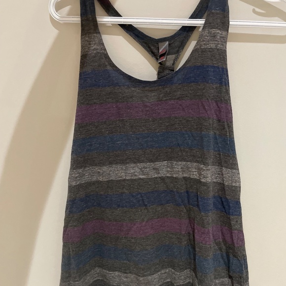 tank top - Picture 3 of 4